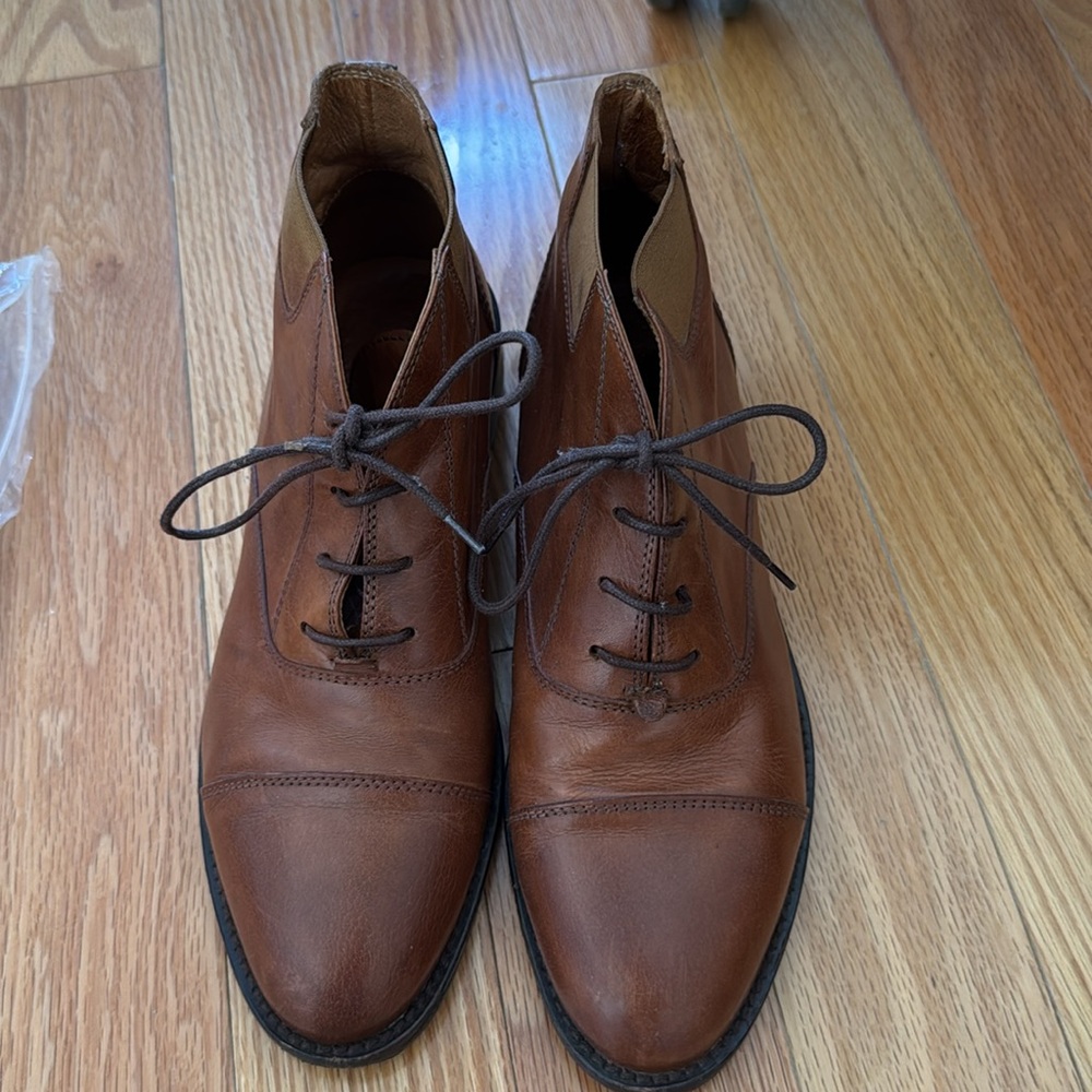 Russell & Bromley Brown Leather Oxfords